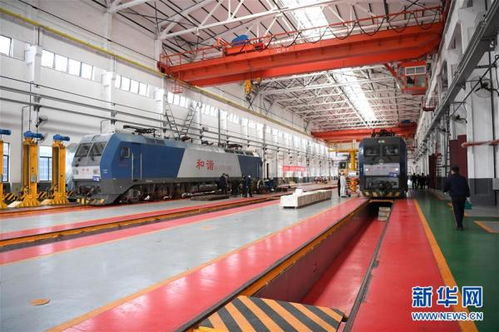 重庆铁路部门整修机车助力货运复苏